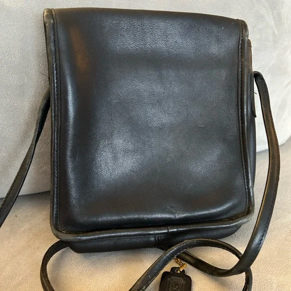 Vintage Coach Black Leather Crossbody Bag - Picture 2 of 6
